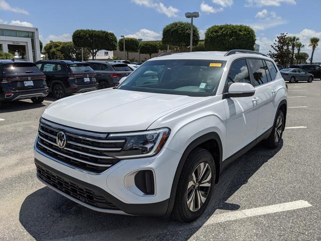 Photo of 2025 Pure White Volkswagen Atlas