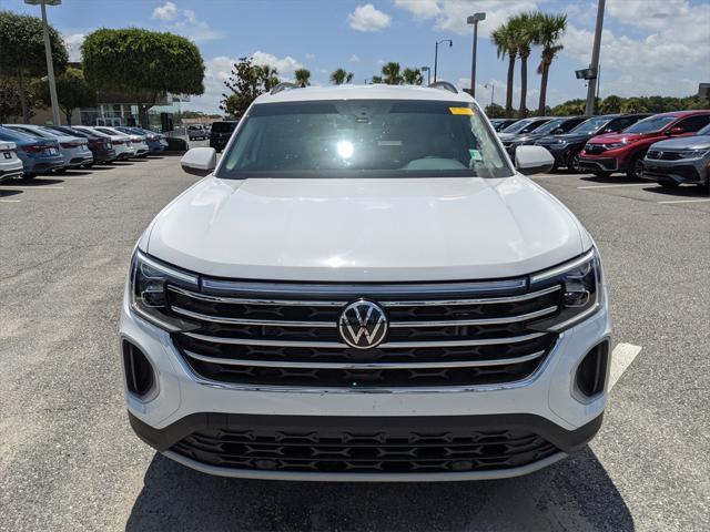 Photo of 2025 Pure White Volkswagen Atlas
