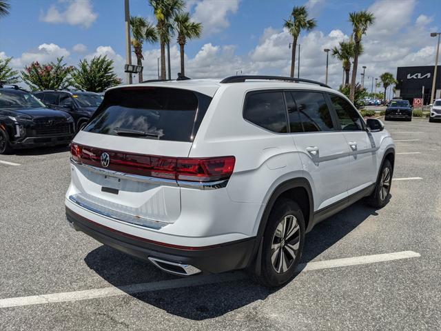 Photo of 2025 Pure White Volkswagen Atlas