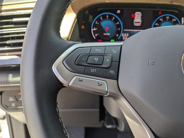 Photo of 2025 Pure White Volkswagen Atlas