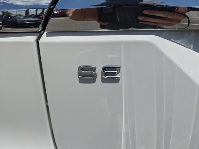 Photo of 2025 Pure White Volkswagen Atlas