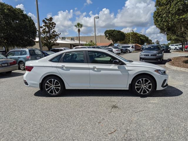 Photo of 2025 Pure White Volkswagen Jetta