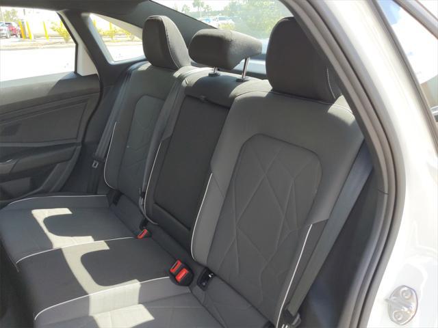 Photo of 2025 Pure White Volkswagen Jetta
