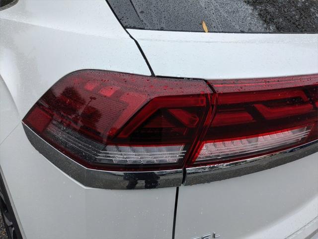 Photo of 2025 Opal White Volkswagen Atlas Cross Sport
