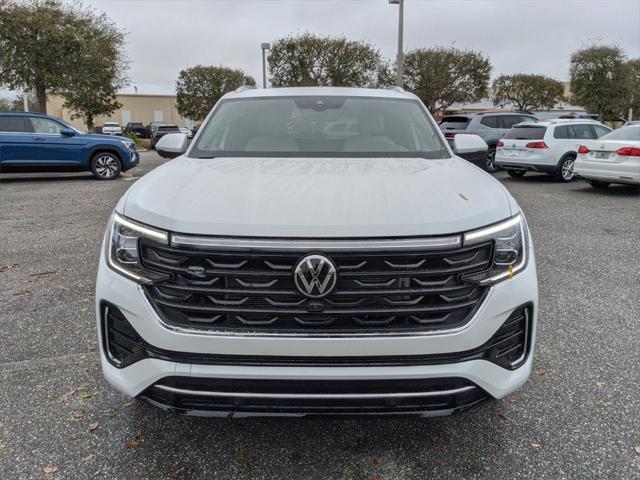 Photo of 2025 Opal White Volkswagen Atlas Cross Sport