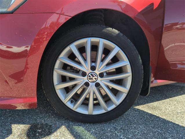 Photo of 2019 Fortana Red Metallic Volkswagen Passat