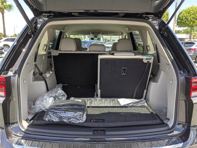 Photo of 2025 Deep Black Pearl Volkswagen Atlas