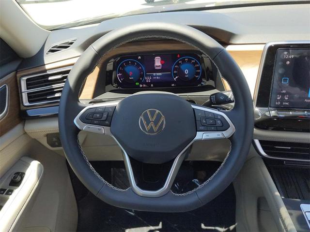 Photo of 2025 Deep Black Pearl Volkswagen Atlas