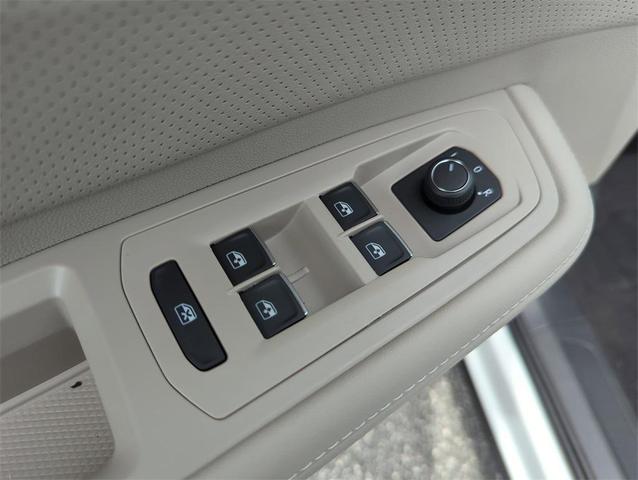 Photo of 2026 Opal White Volkswagen Atlas