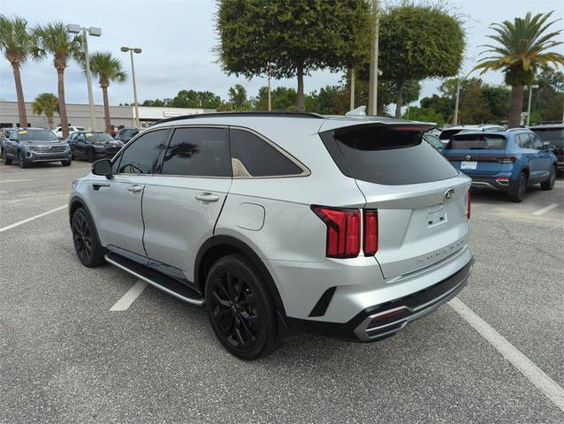Photo of 2021 Sparkling Silver Kia Sorento