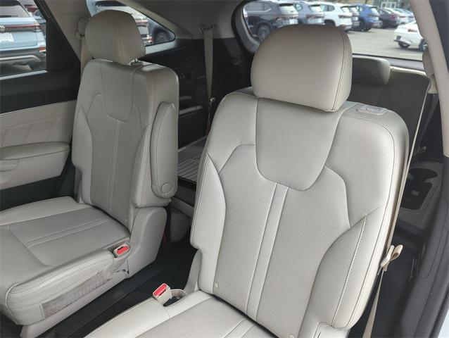 Photo of 2021 Sparkling Silver Kia Sorento