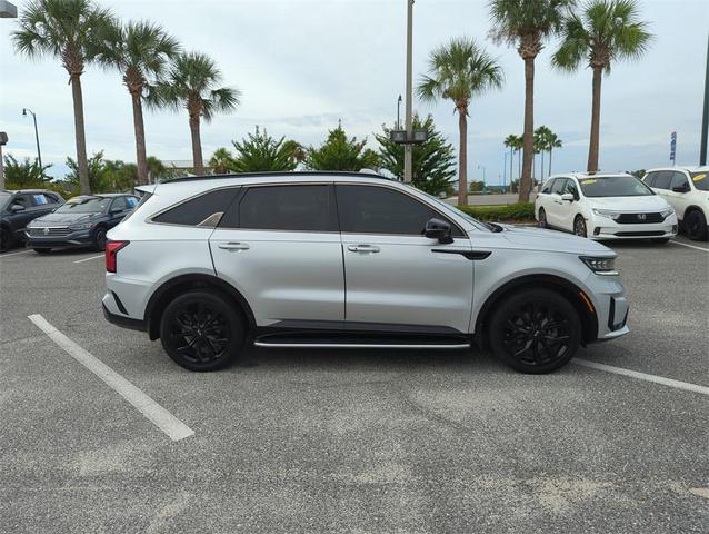 Photo of 2021 Sparkling Silver Kia Sorento