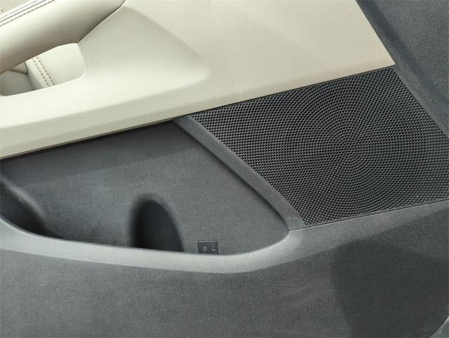 Photo of 2021 Sparkling Silver Kia Sorento