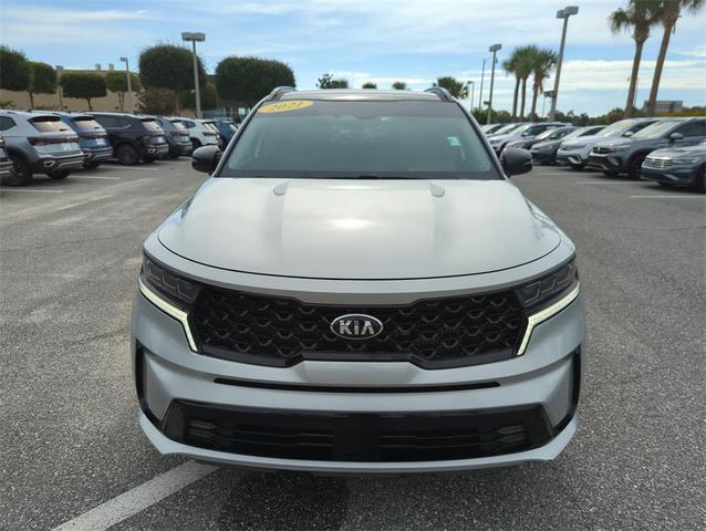 Photo of 2021 Sparkling Silver Kia Sorento