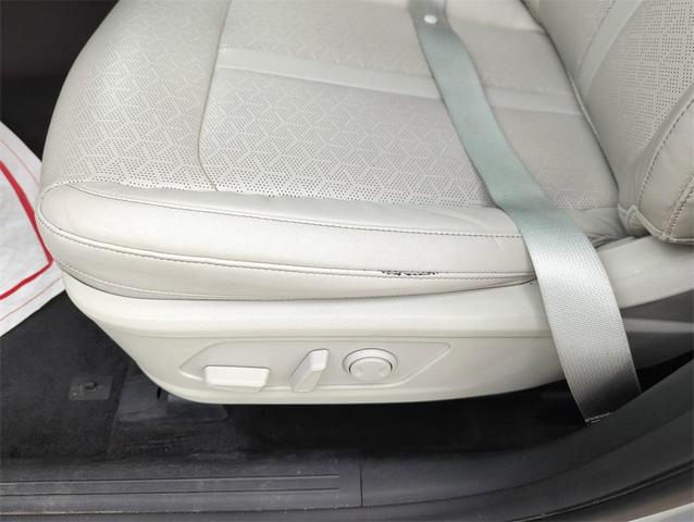 Photo of 2021 Sparkling Silver Kia Sorento