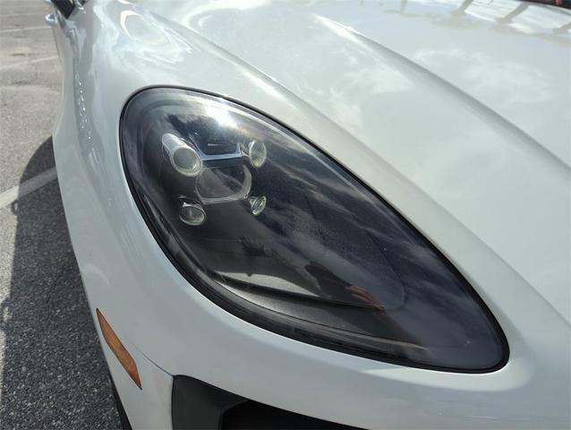 Photo of 2021 White Porsche Macan