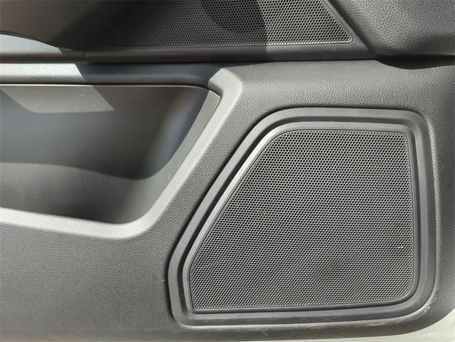Photo of 2021 White Porsche Macan