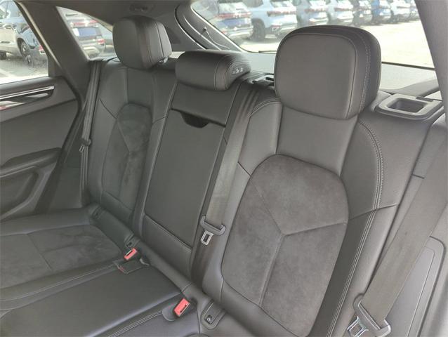 Photo of 2021 White Porsche Macan