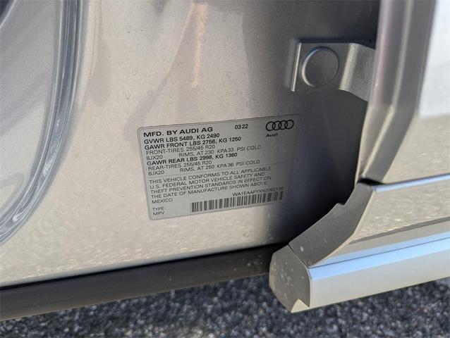 Photo of 2022 Florett Silver Metallic Audi Q5