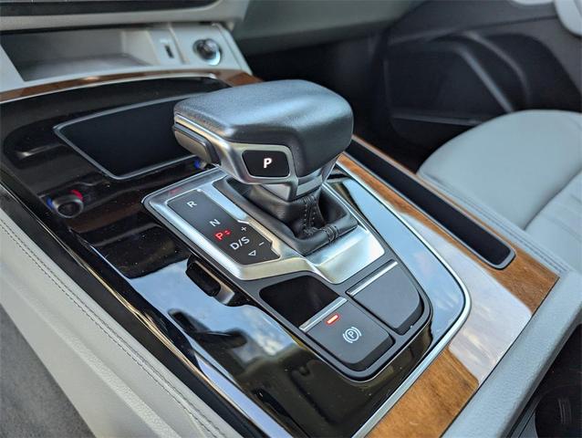 Photo of 2022 Florett Silver Metallic Audi Q5