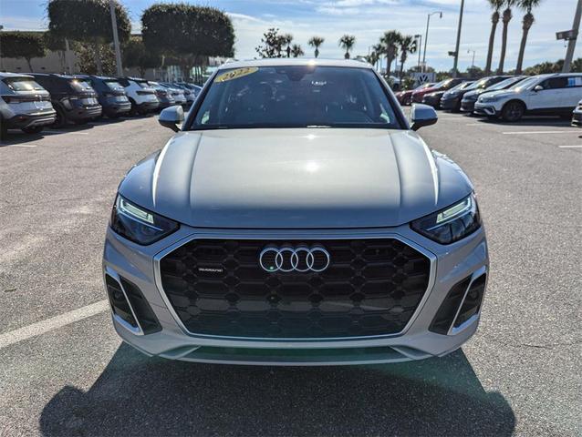 Photo of 2022 Florett Silver Metallic Audi Q5