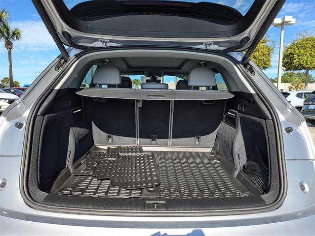 Photo of 2022 Florett Silver Metallic Audi Q5