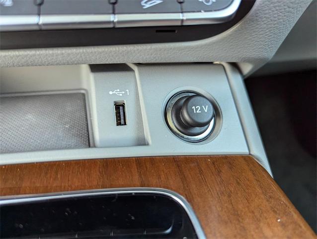 Photo of 2022 Florett Silver Metallic Audi Q5