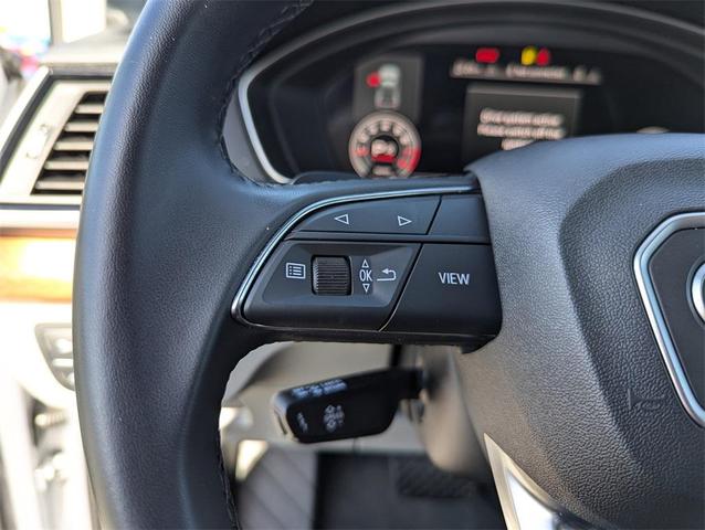Photo of 2022 Florett Silver Metallic Audi Q5