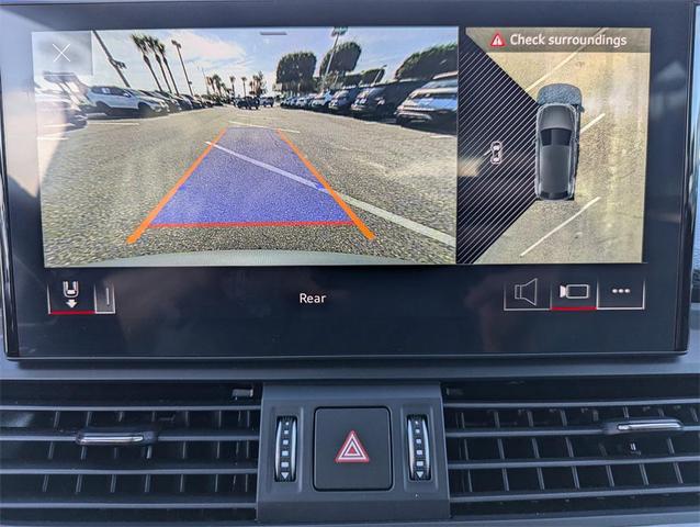 Photo of 2022 Florett Silver Metallic Audi Q5