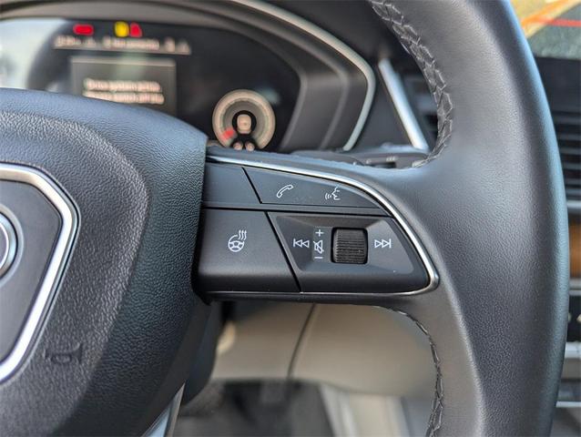 Photo of 2022 Florett Silver Metallic Audi Q5