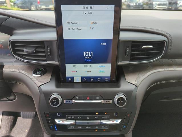 Photo of 2020 Blue Metallic Ford Explorer