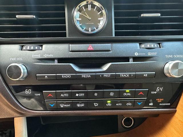 Photo of 2019 Pearl White Lexus RX 350