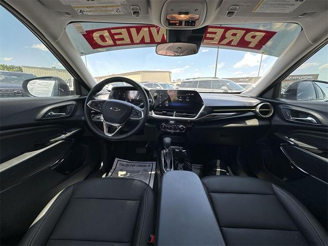 Photo of 2025 Sterling Gray Metallic Chevrolet Trax