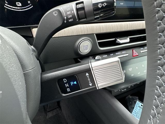 Photo of 2025 Black Hyundai SONATA Hybrid