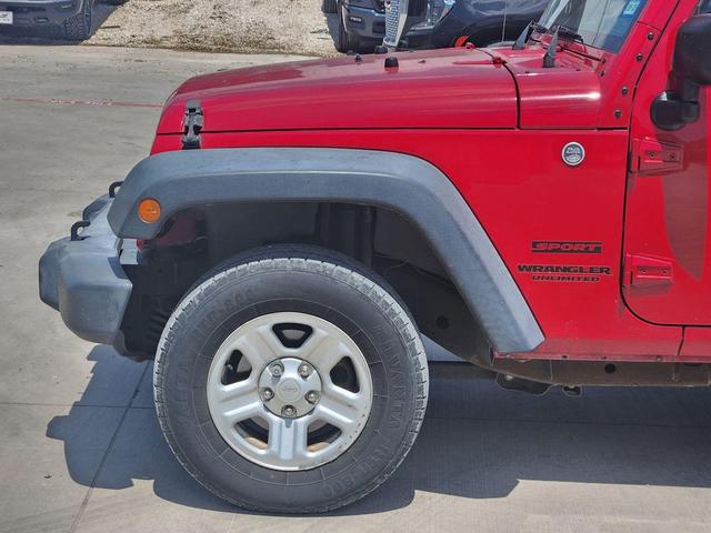 Photo of 2014 Red Jeep Wrangler Unlimited