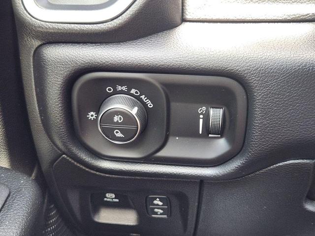 Photo of 2021 Diamond Black Crystal Pearlcoat RAM 1500