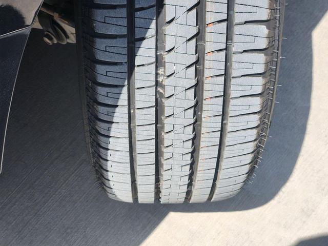 Photo of 2021 Diamond Black Crystal Pearlcoat RAM 1500