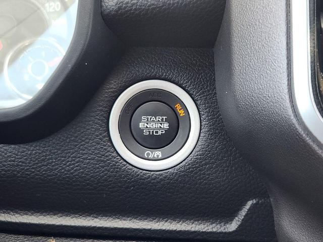 Photo of 2021 Diamond Black Crystal Pearlcoat RAM 1500