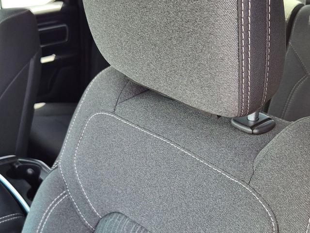 Photo of 2021 Diamond Black Crystal Pearlcoat RAM 1500
