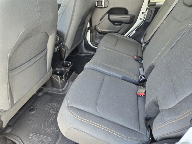 Photo of 2025 Bright White Clearcoat Jeep Wrangler