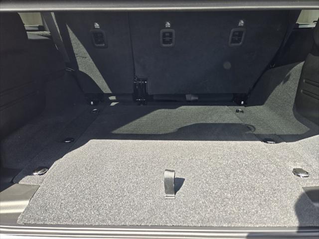 Photo of 2025 Bright White Clearcoat Jeep Wrangler