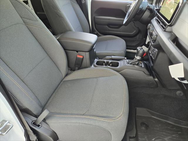 Photo of 2025 Bright White Clearcoat Jeep Wrangler