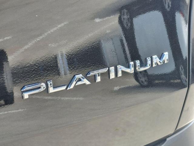 Photo of 2024 Midnight Black Metallic Toyota Grand Highlander