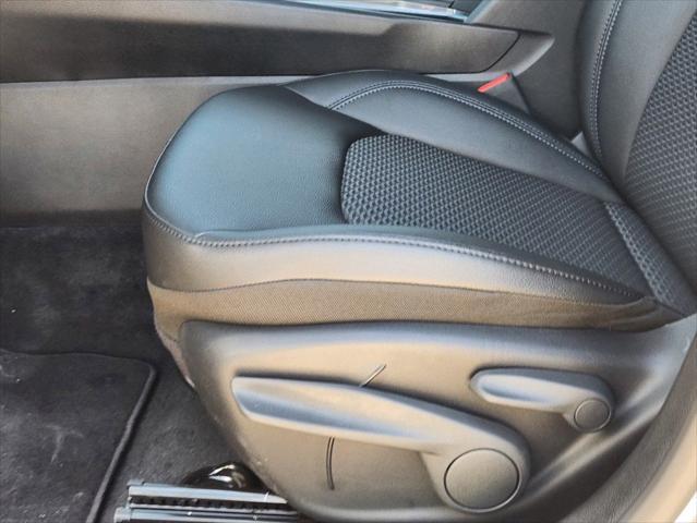 Photo of 2025 Silver Zynith Metallic Clearcoat Jeep Compass