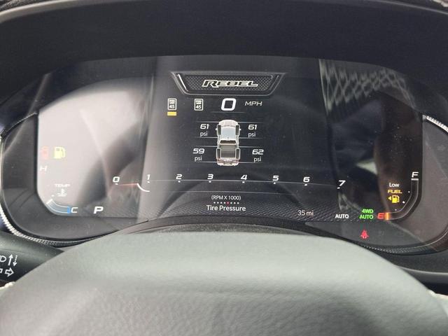 Photo of 2025 Diamond Black Crystal Pearlcoat RAM 1500