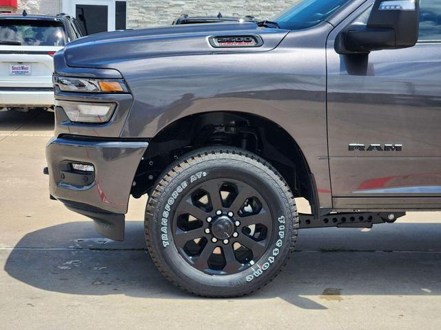 Photo of 2025 Granite Crystal Metallic Clearcoat RAM 2500