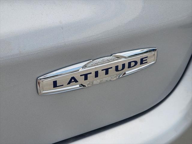 Photo of 2025 Silver Zynith Metallic Clearcoat Jeep Compass