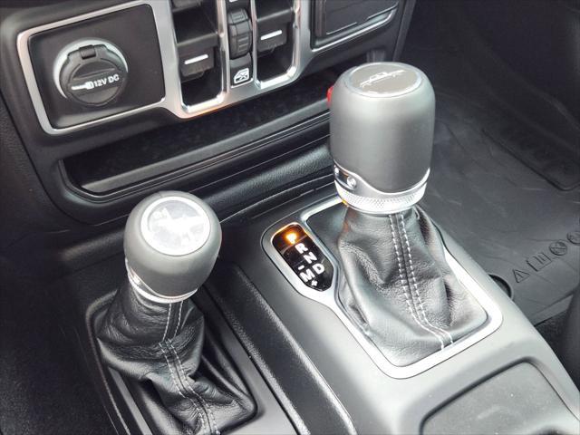 Photo of 2025 Bright White Clearcoat Jeep Gladiator