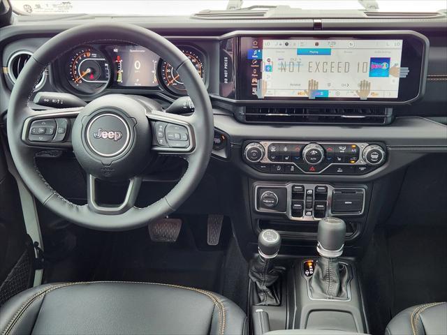 Photo of 2025 Bright White Clearcoat Jeep Gladiator