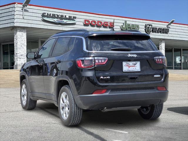 Photo of 2025 Diamond Black Crystal Pearlcoat Jeep Compass